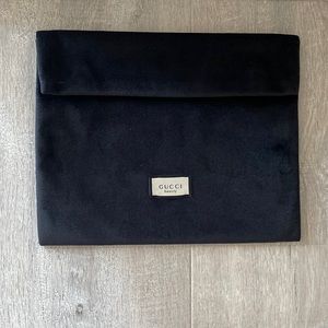 Gucci beauty black velvet pouch NEW GORGEOUS!